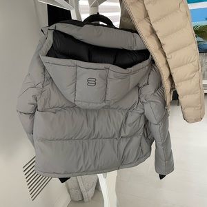 BRAND NEW NEVER WORN STILL WITH TAG ARITZIA PUFFER JACKET